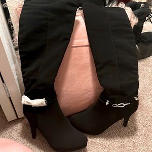 New without tags DreamPairs knee high heeled Boots